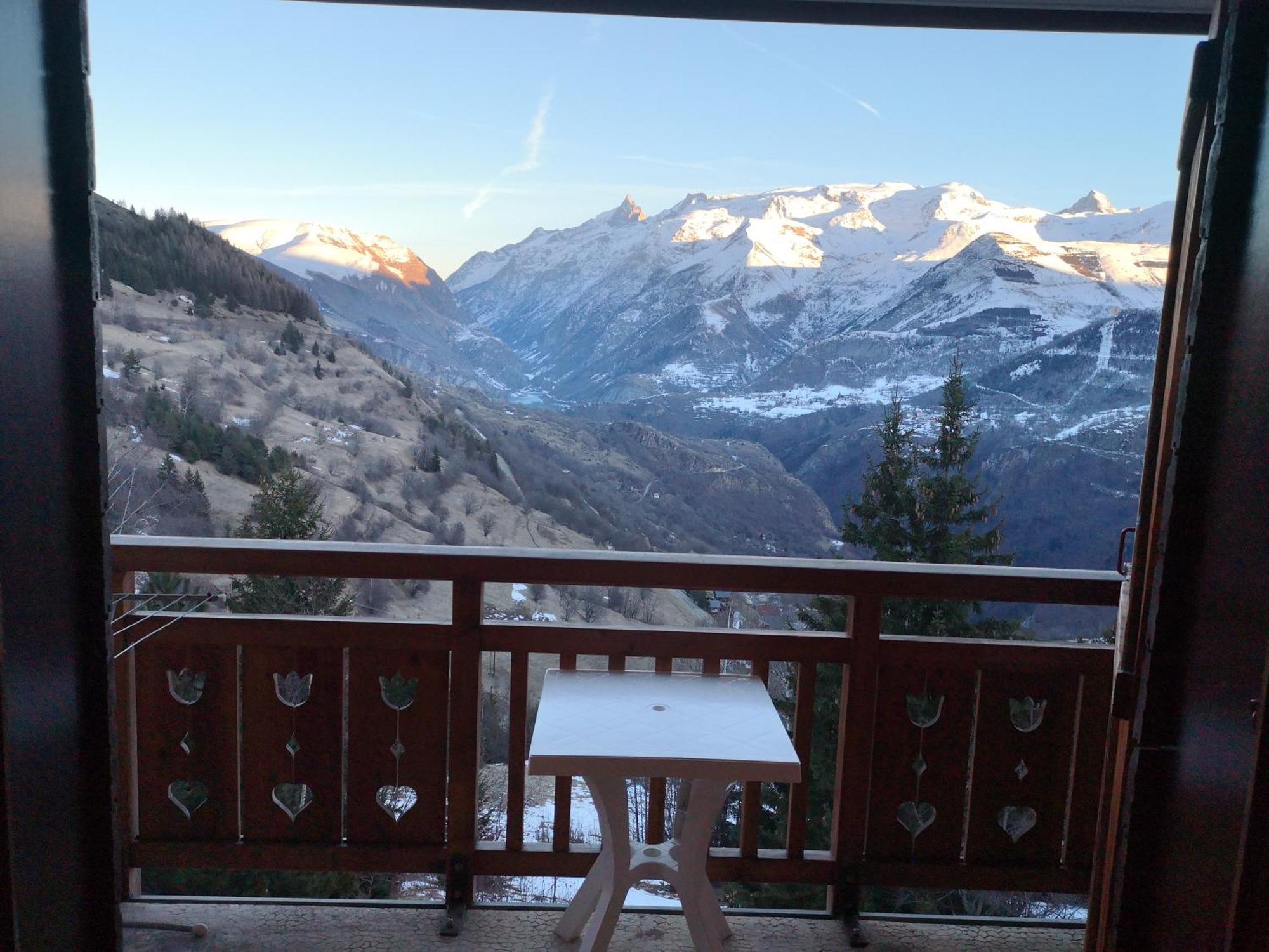 Studio Coin Montagne A Auris En Oisans Avec Vue Magnifique Bagian luar foto